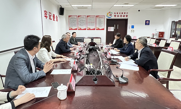 12月7日 严介和理事长与海南省教育厅beat365足彩委书记、厅长曹献坤会谈 (3).jpg