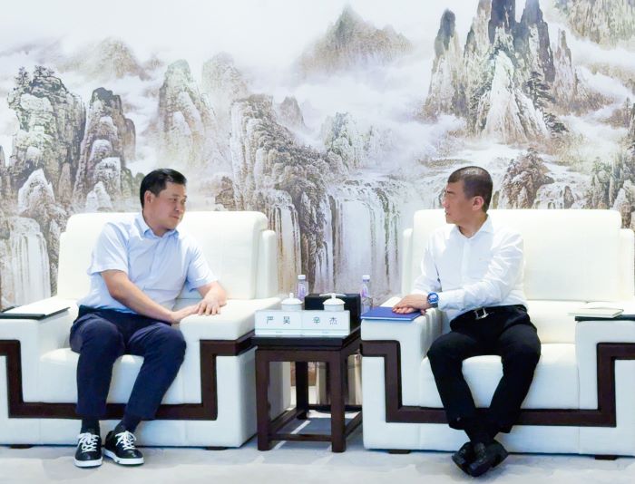 20250630严昊主席同深圳市地铁集团党委书记、董事长，万科集团董事会主席辛杰会谈2.jpg
