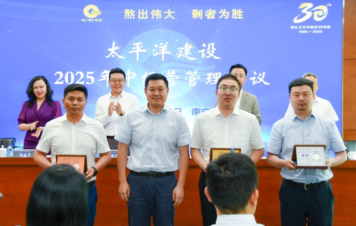 严昊3.jpg